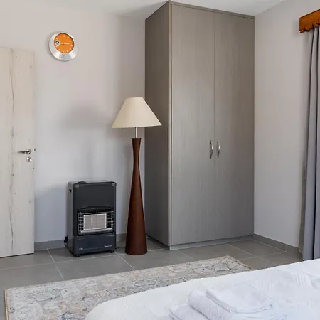 Modern 2-bedroom In Oroklini, Larnaca