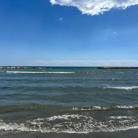 Modern 2-bedroom In Oroklini, Larnaca Apartament